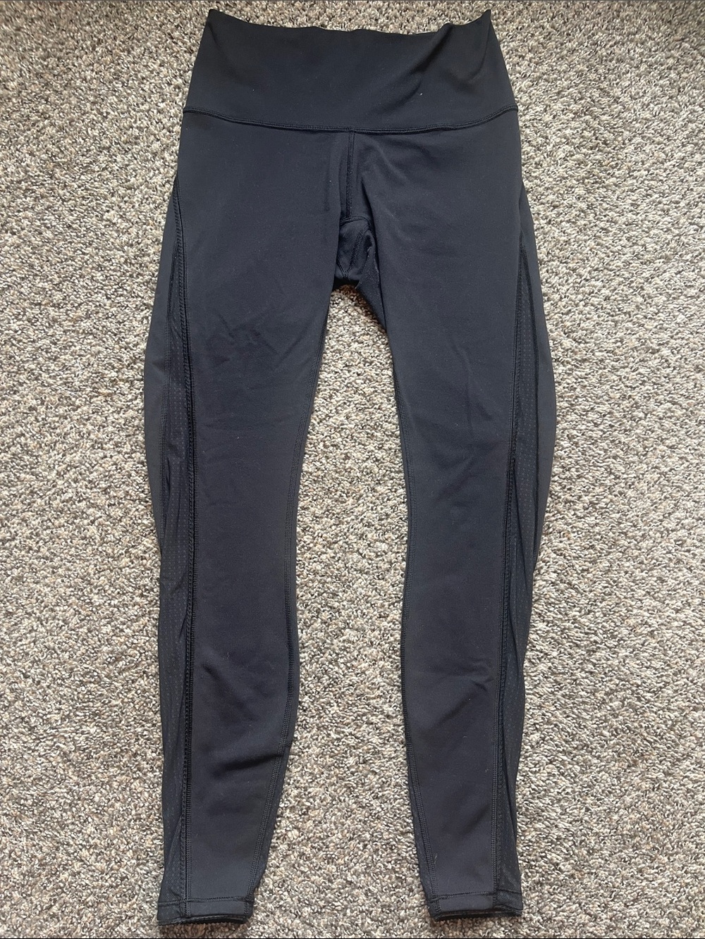 Lululemon Deep Breath Tight - Black; Size 6